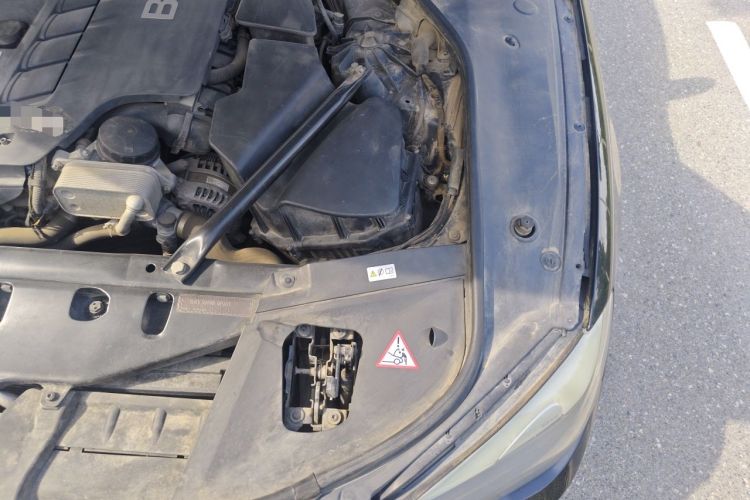 Used BMW 7 Series 2011 730Li Elegant Model Engine Bay Left