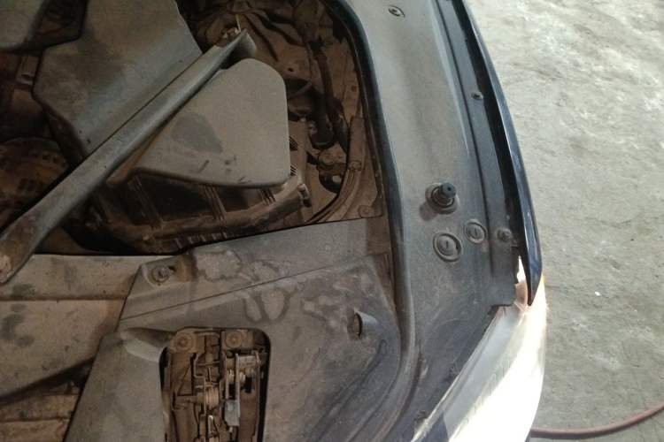 Used BMW 7 Series 2011 730Li Elegant Model Engine Bay Left