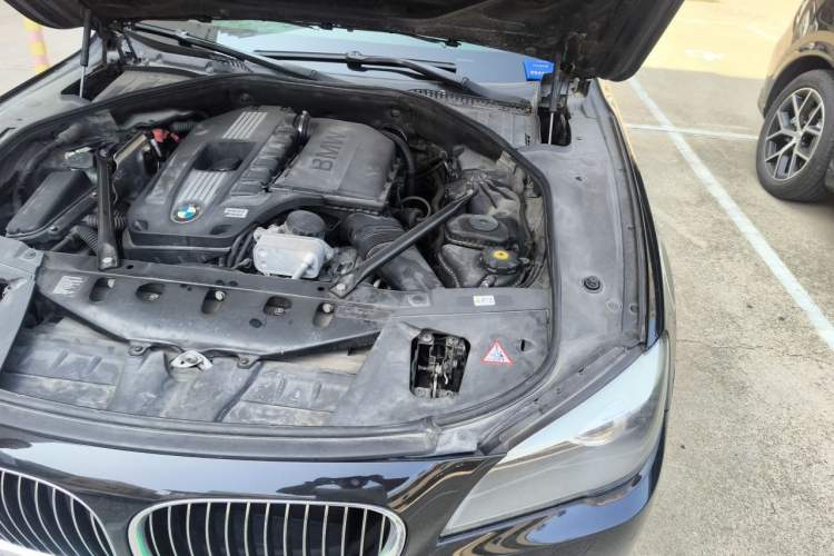 Used BMW 7 Series 2011 730Li Elegant Model Engine Bay Left