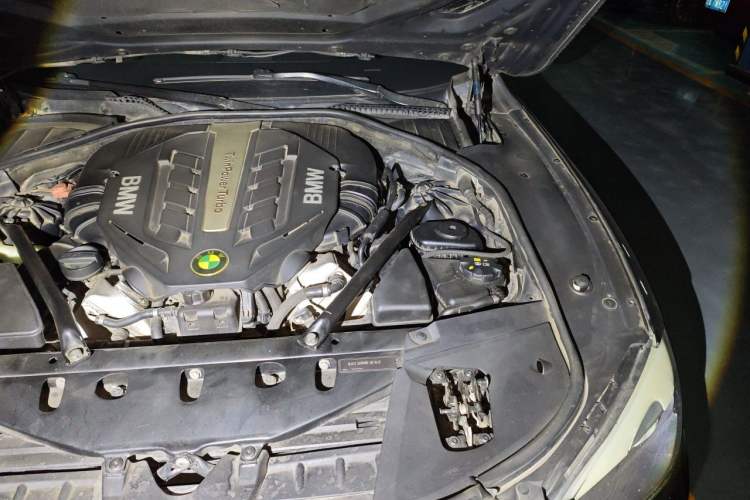 Used BMW 7 Series 2011 750Li xDrive Engine Bay Left
