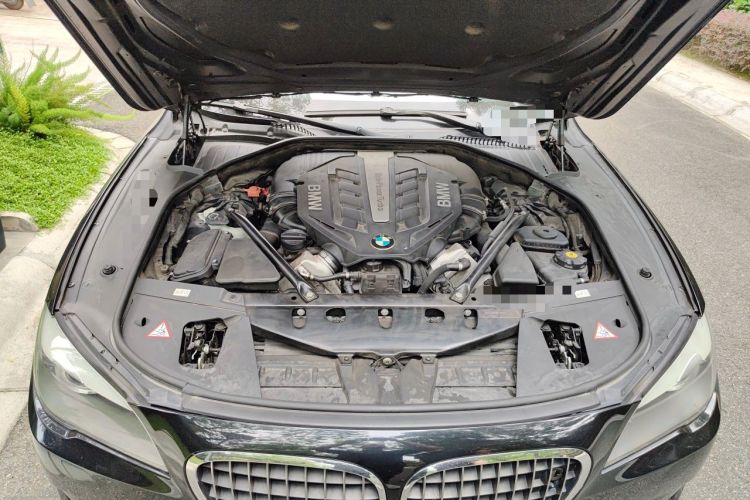 Used BMW 7 Series 2011 750Li xDrive Engine Bay