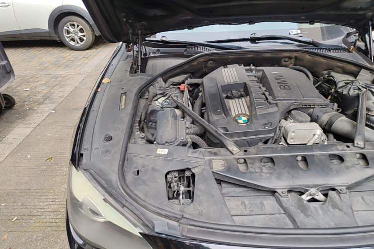 Used BMW 7 Series 2011 730Li Elegant Model Engine Bay Right