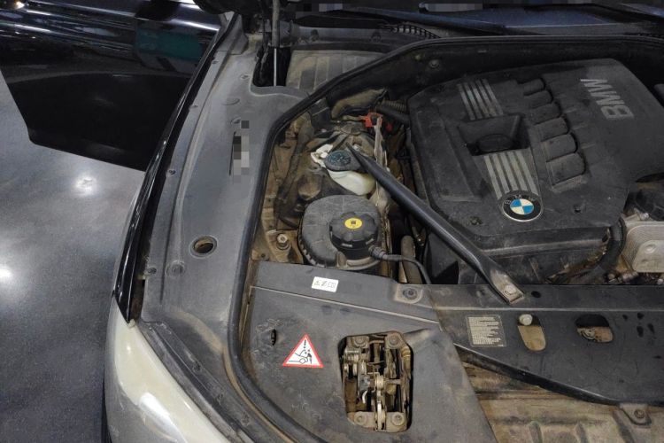 Used BMW 7 Series 2011 730Li Elegant Model Engine Bay Right