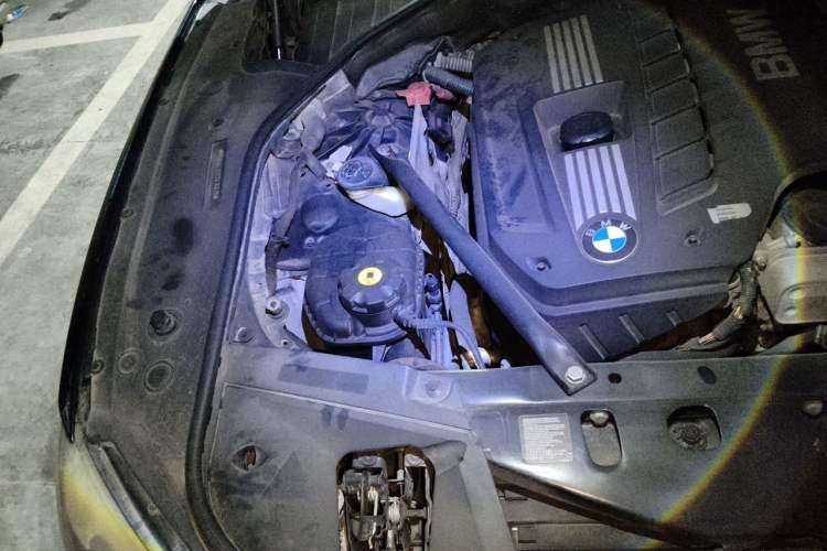 Used BMW 7 Series 2011 730Li Elegant Model Engine Bay Right