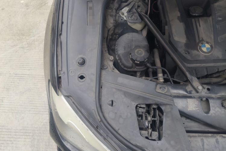 Used BMW 7 Series 2011 730Li Elegant Model Engine Bay Right