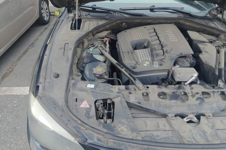 Used BMW 7 Series 2011 730Li Elegant Model Engine Bay Right
