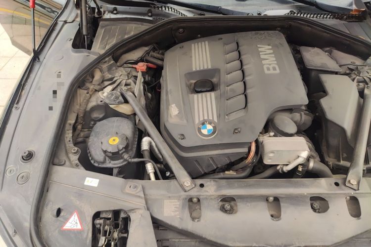 Used BMW 7 Series 2011 730Li Elegant Model Engine Bay Right