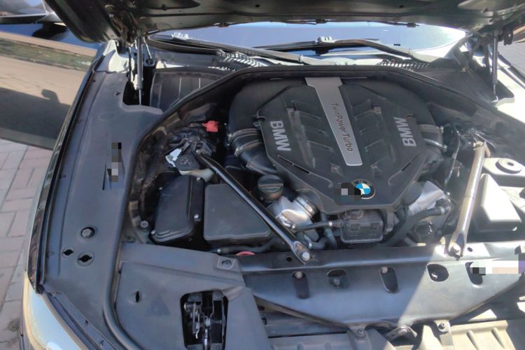 Used BMW 7 Series 2011 750Li xDrive Engine Bay Right