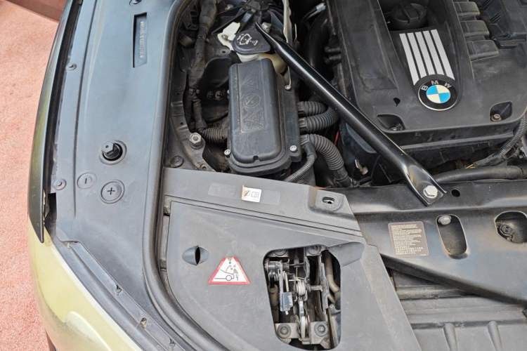 Used BMW 7 Series 2011 730Li Elegant Model Engine Bay Right