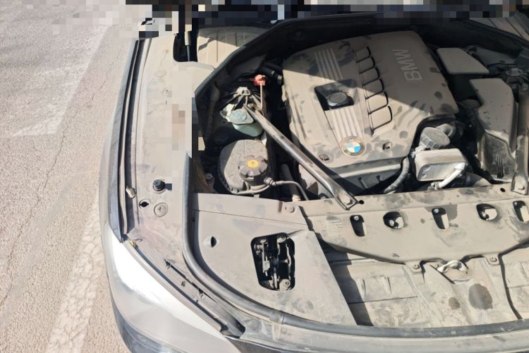 Used BMW 7 Series 2011 730Li Elegant Model Engine Bay Right