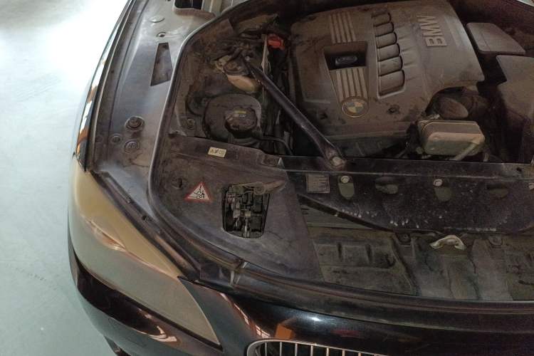 Used BMW 7 Series 2011 730Li Elegant Model Engine Bay Right