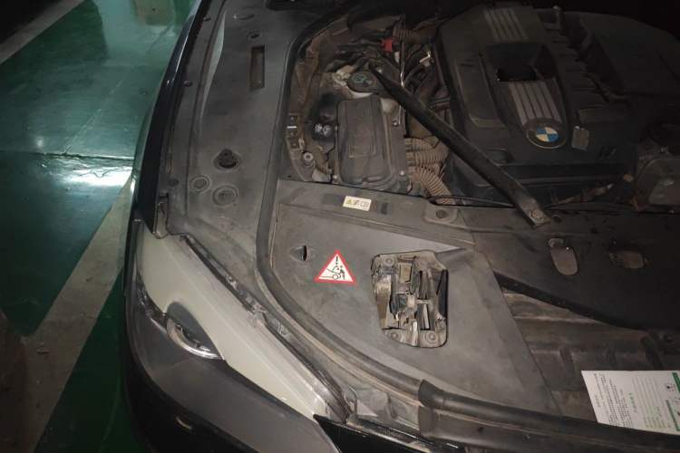 Used BMW 7 Series 2011 730Li Elegant Model Engine Bay Right