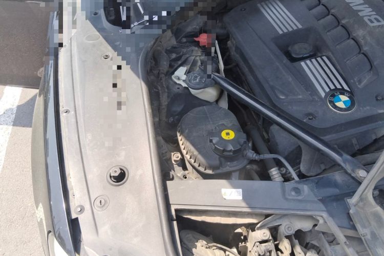 Used BMW 7 Series 2011 730Li Elegant Model Engine Bay Right