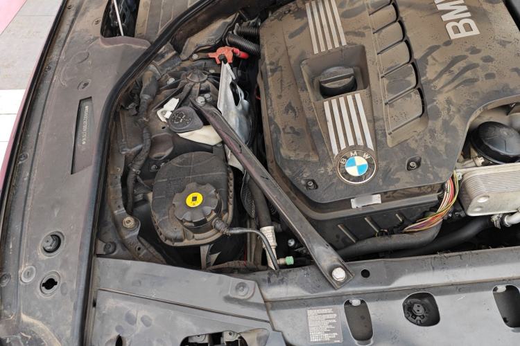 Used BMW 7 Series 2011 730Li Elegant Model Engine Bay Right
