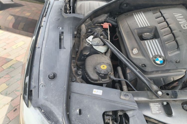 Used BMW 7 Series 2011 730Li Elegant Model Engine Bay Right