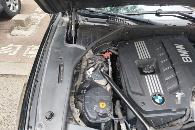 Used BMW 7 Series 2011 730Li Elegant Model Engine Bay Right
