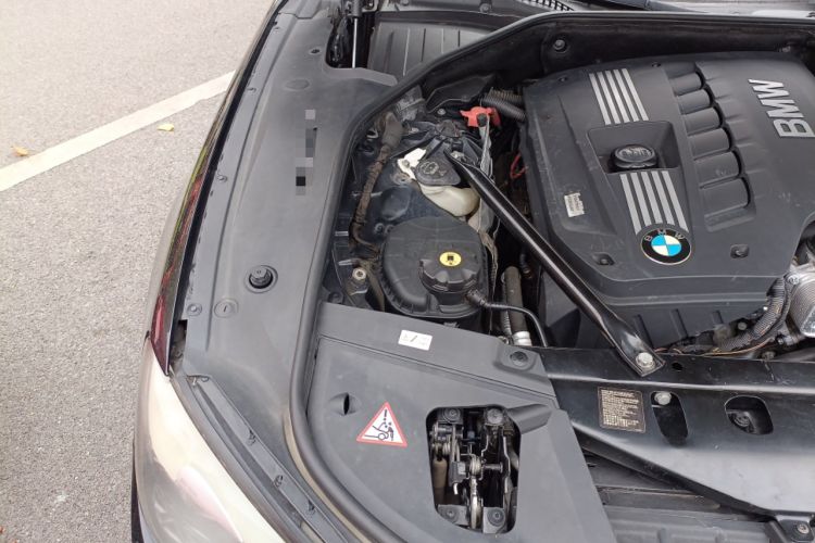 Used BMW 7 Series 2011 730Li Elegant Model Engine Bay Right