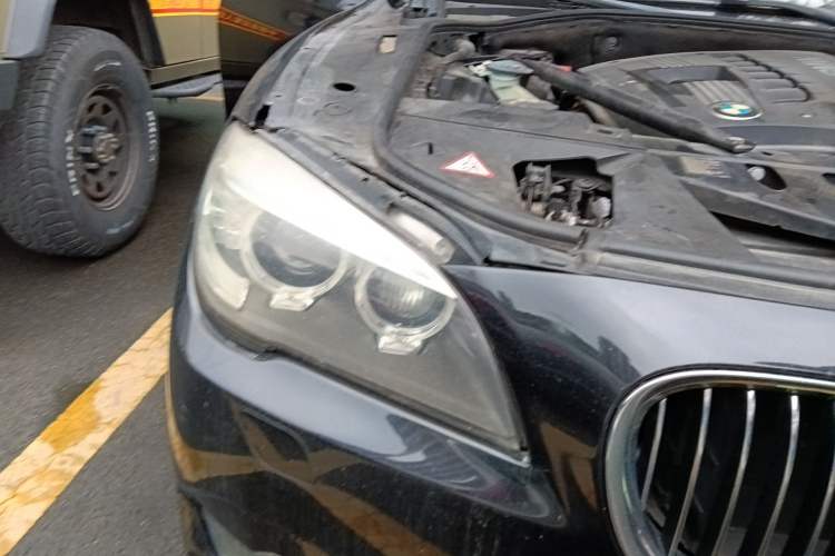 Used BMW 7 Series 2011 730Li Elegant Model Engine Bay Right