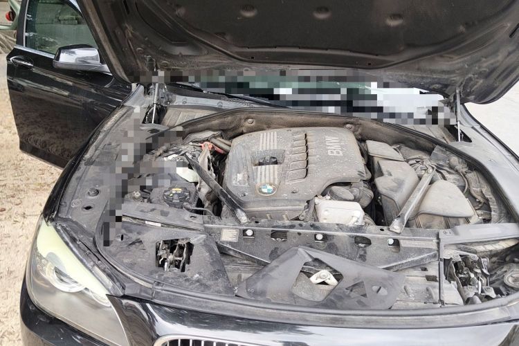 Used BMW 7 Series 2011 730Li Elegant Model Engine Bay Right