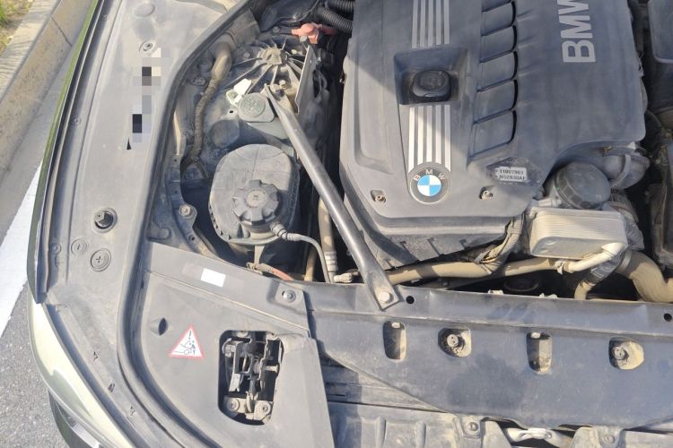 Used BMW 7 Series 2011 730Li Elegant Model Engine Bay Right
