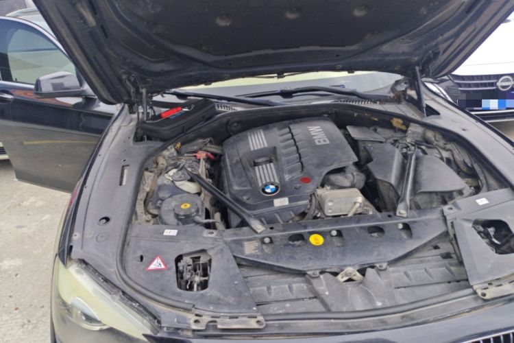 Used BMW 7 Series 2011 730Li Elegant Model Engine Bay Right