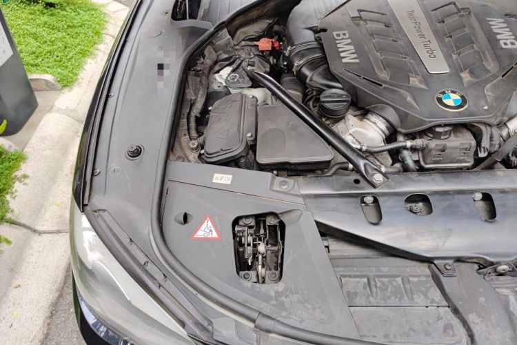 Used BMW 7 Series 2011 750Li xDrive Engine Bay Right