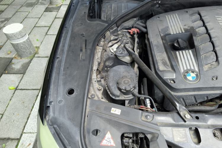 Used BMW 7 Series 2011 730Li Elegant Model Engine Bay Right