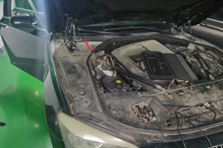Used BMW 7 Series 2011 730Li Elegant Model Engine Bay Right
