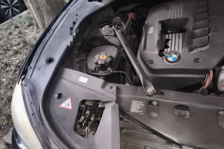 Used BMW 7 Series 2011 730Li Elegant Model Engine Bay Right
