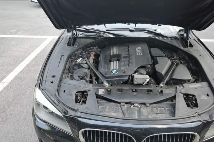 Used BMW 7 Series 2011 730Li Elegant Model Engine Bay Right