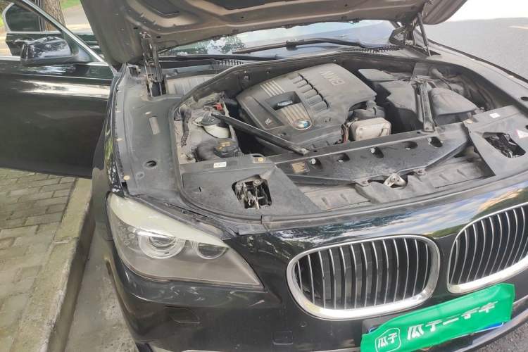 Used BMW 7 Series 2011 730Li Elegant Model Engine Bay Right