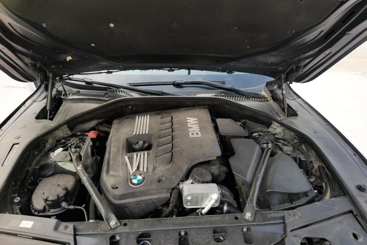Used BMW 7 Series 2011 730Li Elegant Model Engine Bay