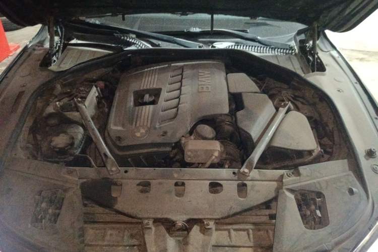 Used BMW 7 Series 2011 730Li Elegant Model Engine Bay