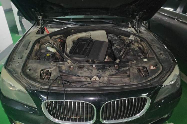 Used BMW 7 Series 2011 730Li Elegant Model Engine Bay