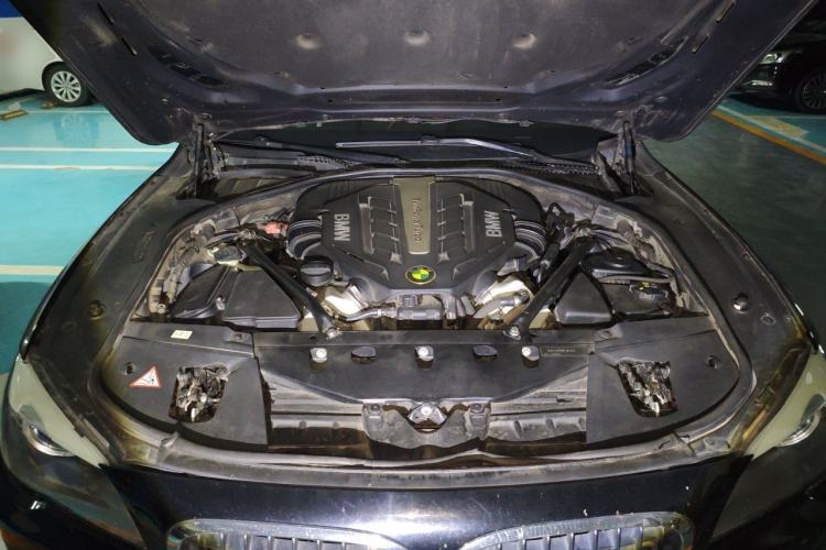 Used BMW 7 Series 2011 750Li xDrive Engine Bay