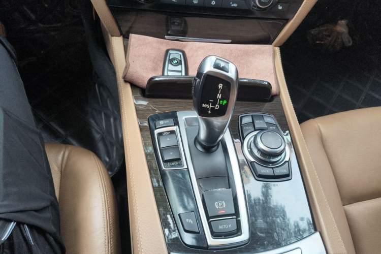 Used BMW 7 Series 2011 730Li Elegant Model Gear Lever