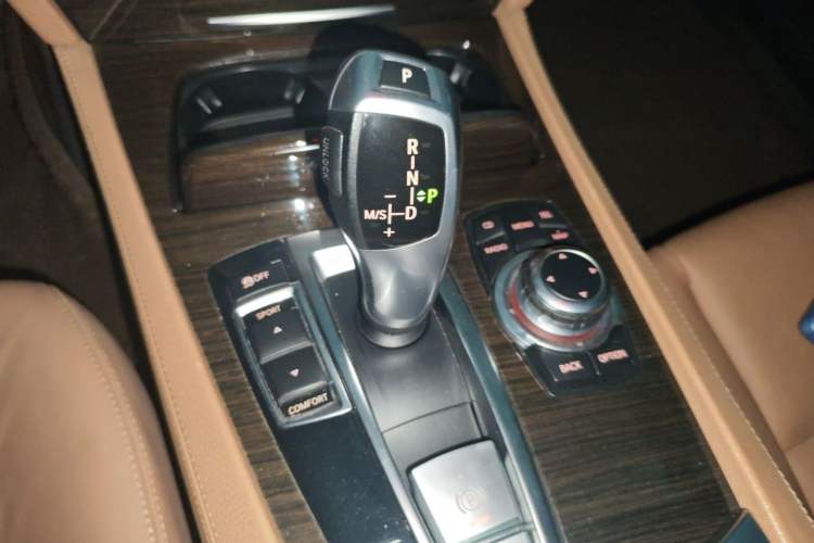 Used BMW 7 Series 2011 740Li Steinway Limited Edition Gear Lever