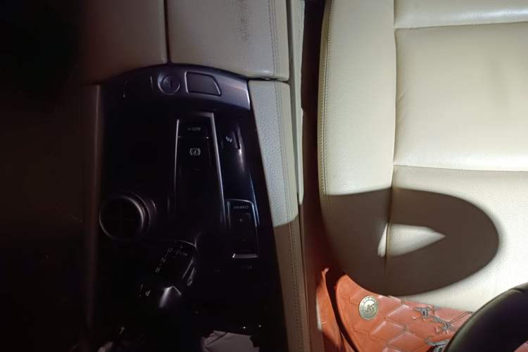 Used BMW 7 Series 2011 730Li Elegant Model Gear Lever