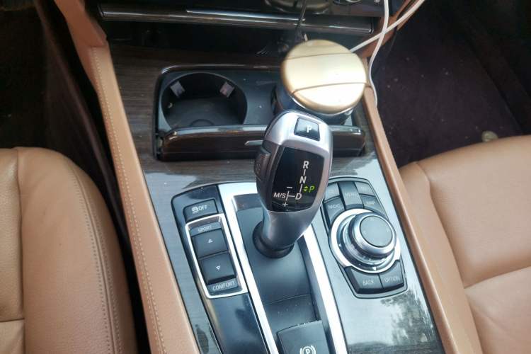Used BMW 7 Series 2011 740Li Steinway Limited Edition Gear Lever