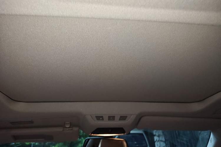 Used BMW 7 Series  Headliner
