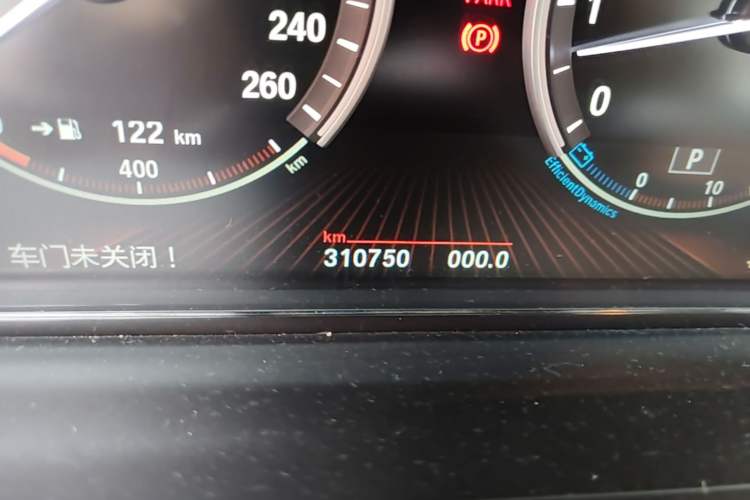 Used BMW 7 Series 2011 730Li Elegant Model Odometer Close Up