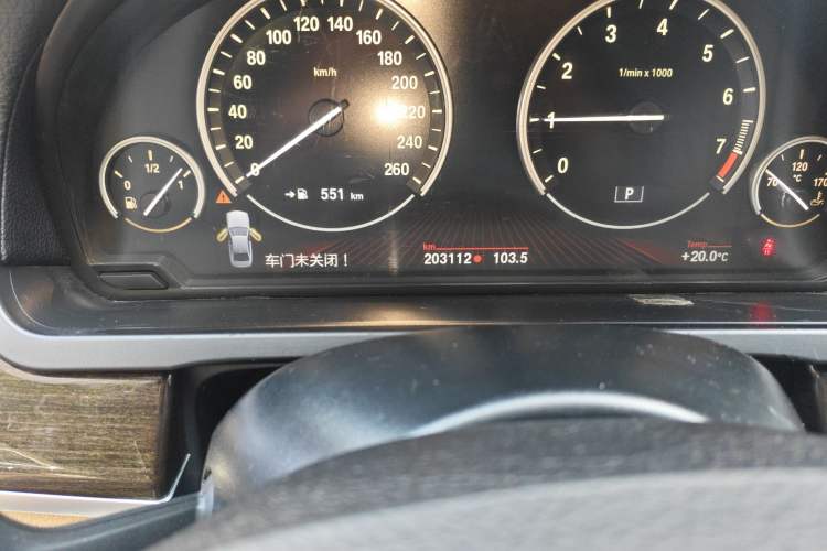Used BMW 7 Series 2011 730Li Elegant Model Odometer Close Up