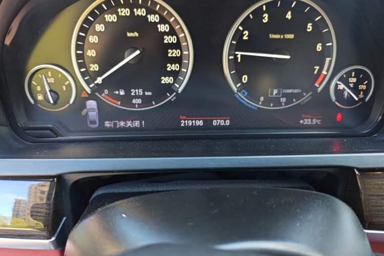 Used BMW 7 Series 2011 730Li Elegant Model Odometer Close Up