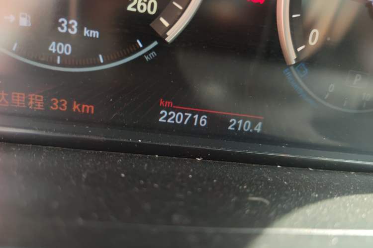 Used BMW 7 Series 2011 730Li Elegant Model Odometer Close Up