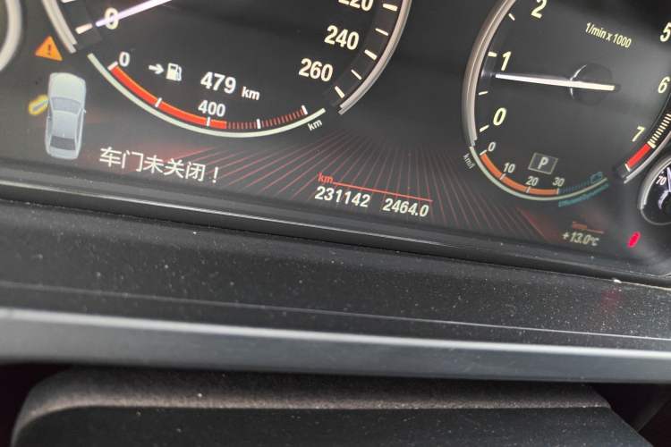 Used BMW 7 Series 2011 730Li Elegant Model Odometer Close Up
