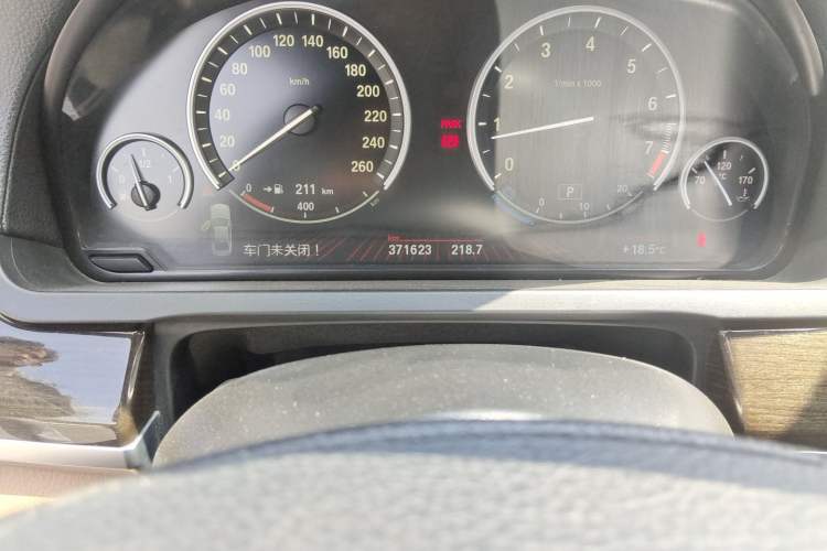 Used BMW 7 Series 2011 730Li Elegant Model Odometer Close Up