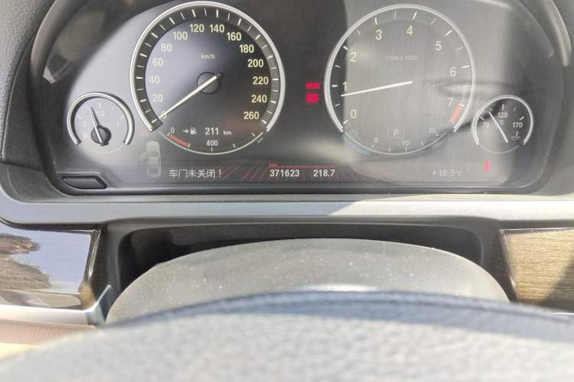 Used BMW 7 Series 2011 730Li Elegant Model Odometer Close Up