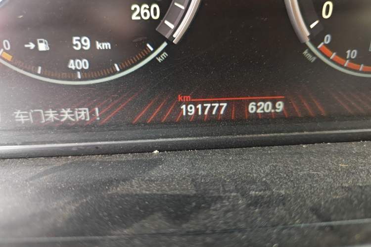 Used BMW 7 Series 2011 730Li Elegant Model Odometer Close Up