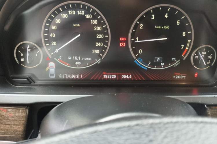 Used BMW 7 Series 2011 730Li Elegant Model Odometer Close Up