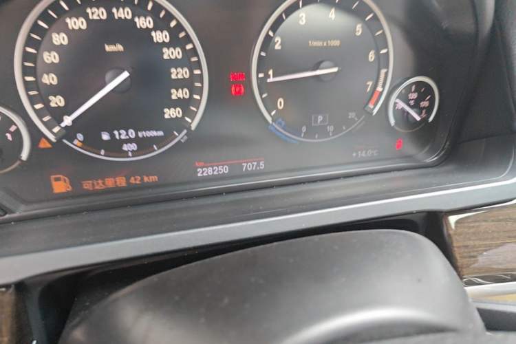 Used BMW 7 Series 2011 730Li Elegant Model Odometer Close Up